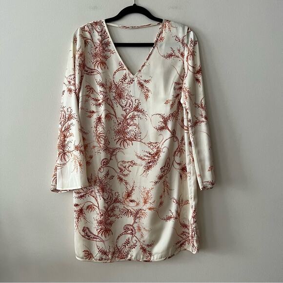 Aritzia Little Moon Brassia Printed Satin Shift Dress - Picture 2 of 8